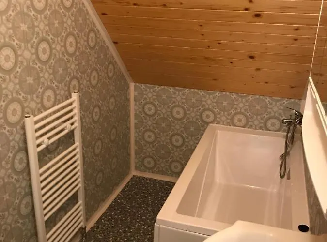 Stara Skola * Nizna Boca